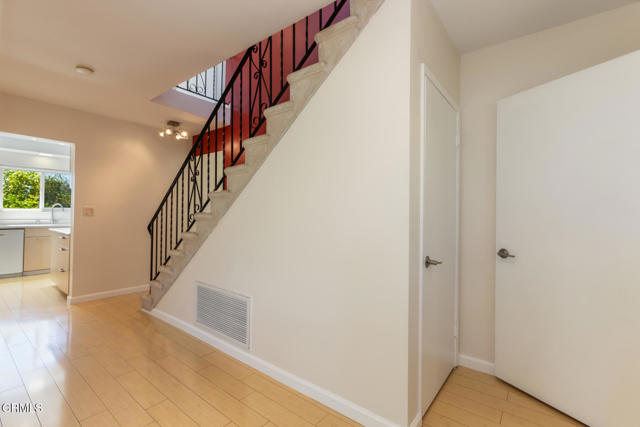 Detail Gallery Image 22 of 40 For 1932 Hilldale Dr, La Canada Flintridge,  CA 91011 - 4 Beds | 2/1 Baths