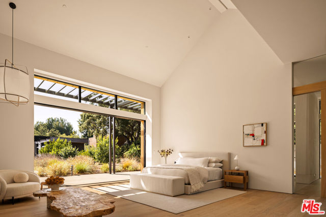 1225 Shippee Lane, Ojai CA: https://media.crmls.org/mediaz/6131b752-3b53-4b13-b927-b971053b8270.jpg