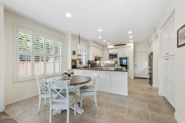 688 Via Vista Thousand Oaks CA-large-021