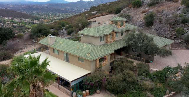 18351 WOODS HILL, Ramona CA: https://media.crmls.org/mediaz/6133070c-26b1-46ba-bdae-fcf2021158dc.jpg