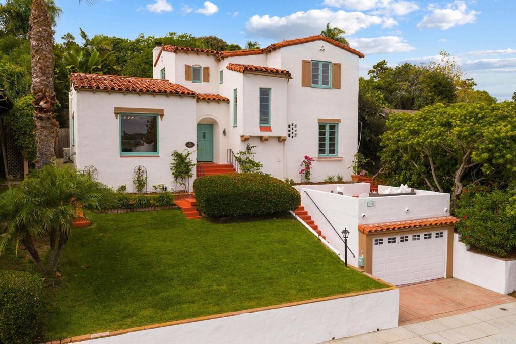 3761 La Cresta Drive