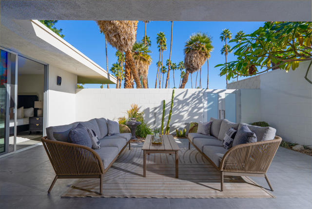80 Lakeview Drive, Palm Springs CA: https://media.crmls.org/mediaz/6133906d-acb5-43c6-bad8-088223dce9b0.jpg