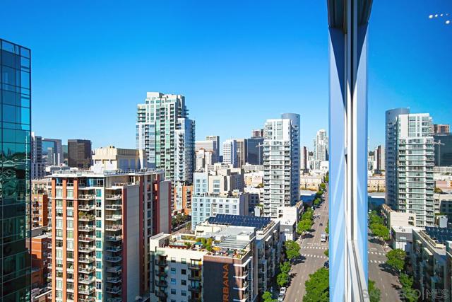 321 10th Ave, San Diego CA: https://media.crmls.org/mediaz/6133cf60-ec26-44ed-99f9-cd116732433b.jpg