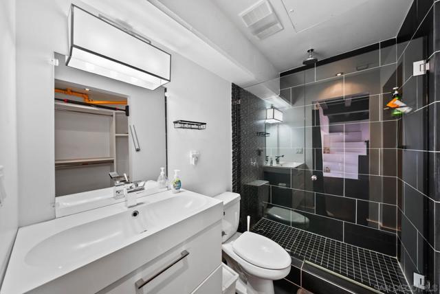 702 Ash St, San Diego CA: https://media.crmls.org/mediaz/61340853-edc6-460f-851f-6396952630f2.jpg