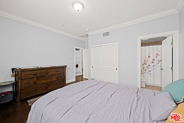 5335 Cartwright Avenue, North Hollywood CA: https://media.crmls.org/mediaz/613441f3-e7d7-405b-b05c-6bf0067a8ea7.jpg