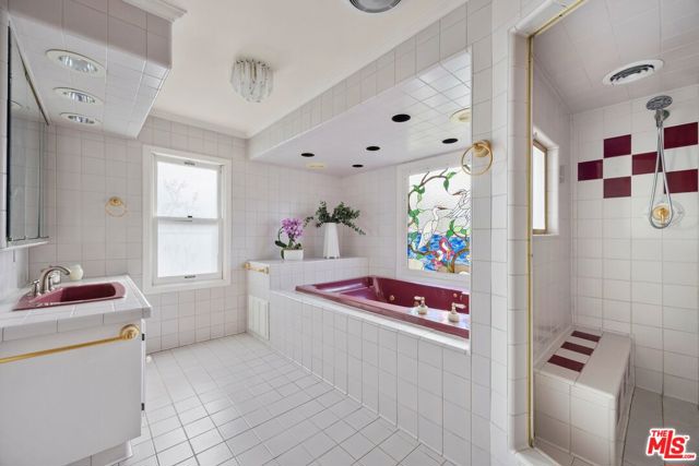 3067 Motor Avenue, Los Angeles CA: https://media.crmls.org/mediaz/6134c192-294b-4876-95c5-e0c3215cc2a5.jpg