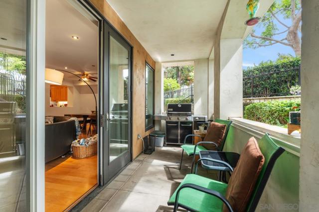1040 Genter St, La Jolla CA: https://media.crmls.org/mediaz/6134ebf4-bf29-47e3-9245-158e1cef375c.jpg
