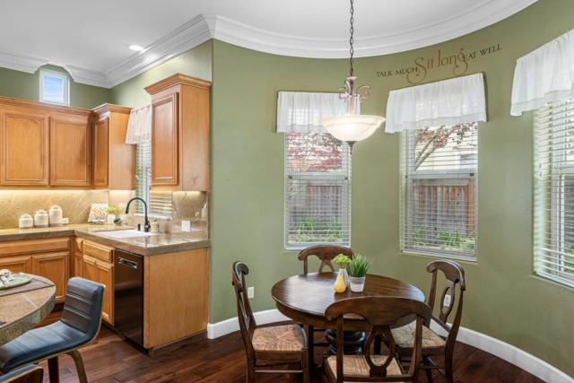 2555 Muirfield Way, Gilroy CA: https://media.crmls.org/mediaz/613513eb-45b8-46d1-910c-2027ddde3eac.jpg