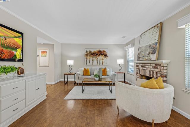 7777 Crossridge Rd, Dublin CA: https://media.crmls.org/mediaz/61358ded-2369-4ab9-8fde-1a6db93f885d.jpg