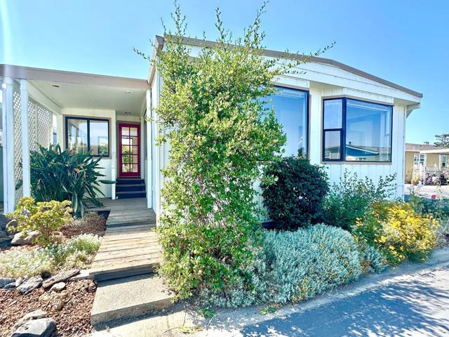 2395 Delaware Avenue, Santa Cruz CA: https://media.crmls.org/mediaz/61363409-842a-453c-80d2-90ea683d97c5.jpg