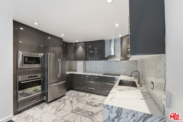 1100 Alta Loma Road, West Hollywood CA: https://media.crmls.org/mediaz/61364570-8aa0-4e08-9cee-4f23a12abc8f.jpg