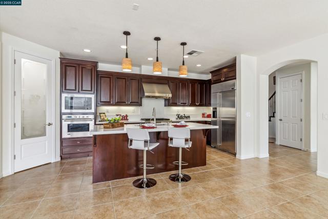 1840 Tanglewood Ln, Brentwood CA: https://media.crmls.org/mediaz/6136d773-eed7-4aee-9d1b-316d0b857ae4.jpg