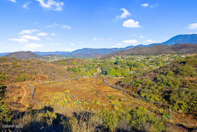 5519 Via Olas, Newbury Park CA: https://media.crmls.org/mediaz/61370e03-1d2a-47c8-894d-9fae44f6e56f.jpg