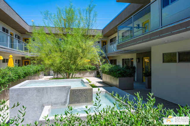 588 E San Lorenzo Road #204, Palm Springs, CA 92264