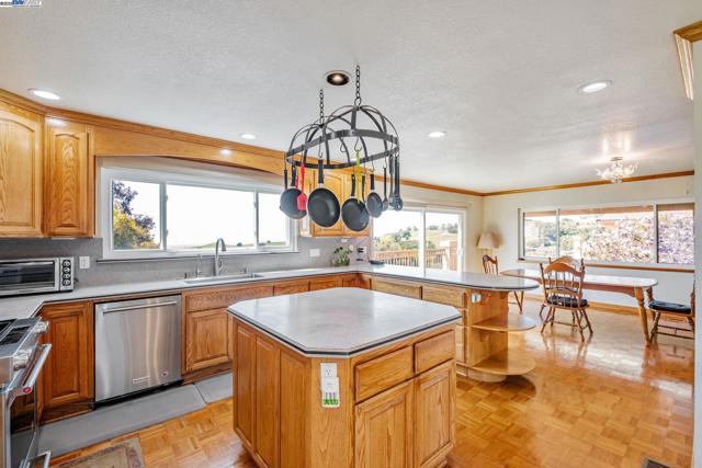 41794 Vargas Rd, Fremont CA: https://media.crmls.org/mediaz/6137ed4d-2b74-406a-81dc-e3456f19c79f.jpg
