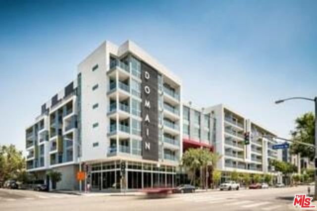 7141 Santa Monica Boulevard, West Hollywood CA: https://media.crmls.org/mediaz/6138cc1b-9c27-4690-a57f-ac2b1a6e9f95.jpg
