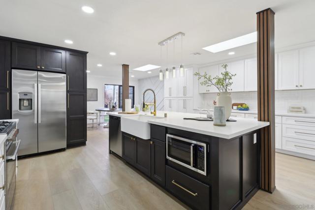 4367 Summit Dr, La Mesa CA: https://media.crmls.org/mediaz/613927f1-7afb-4466-ac23-c70fdf086082.jpg