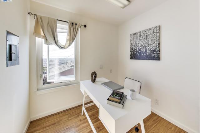 16660 Winding Blvd, San Leandro CA: https://media.crmls.org/mediaz/613930c0-8b7e-4ba2-99c6-785435f26358.jpg