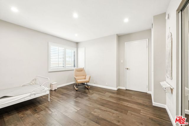 13412 Burbank Boulevard, Sherman Oaks CA: https://media.crmls.org/mediaz/61398ec0-13ef-4cc8-8559-3e3b28b05961.jpg