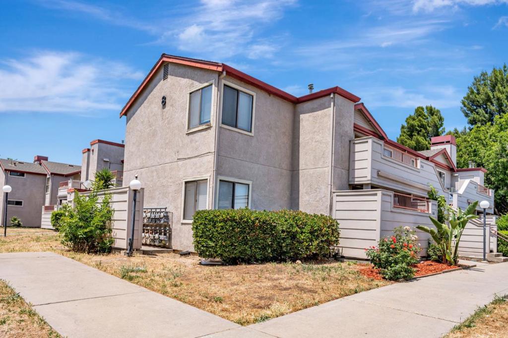 8 Lancaster Circle #130