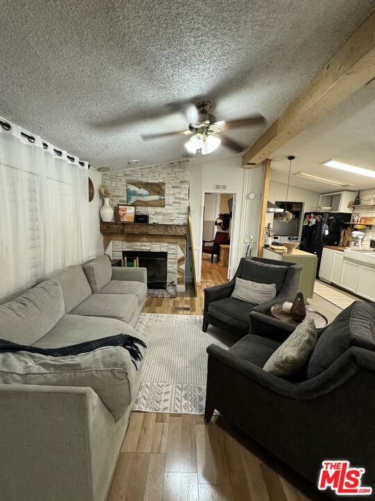 25000 Hawkbryn Avenue, Newhall CA: https://media.crmls.org/mediaz/613a03fd-1e26-42a8-8ee4-29f745a30c73.jpg