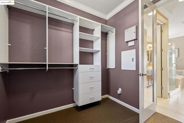 6686 Chalk Hill Ln, Vallejo CA: https://media.crmls.org/mediaz/613aac02-5c04-4bcc-8e0b-299368a2a73b.jpg