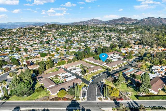 16555 Caminito Vecinos, San Diego CA: https://media.crmls.org/mediaz/613af6e4-e339-4877-8b8c-fa1ca20ccd1d.jpg