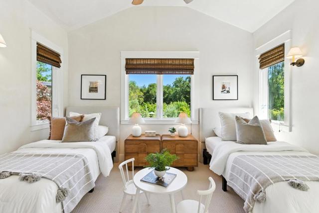 45 Sneckner Court, Menlo Park CA: https://media.crmls.org/mediaz/613bbc33-847e-49b6-a5b7-44d1b83c91b0.jpg
