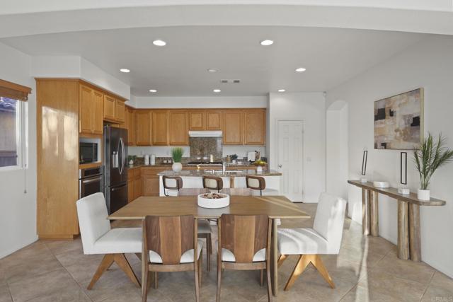 Detail Gallery Image 16 of 49 For 1418 Oakpoint Ave, Chula Vista,  CA 91913 - 5 Beds | 3 Baths