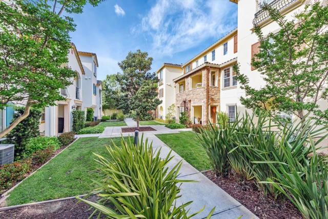 413 Topaz Terrace, Sunnyvale CA: https://media.crmls.org/mediaz/613c96e9-1acb-40b1-9f77-9c7d136931f2.jpg