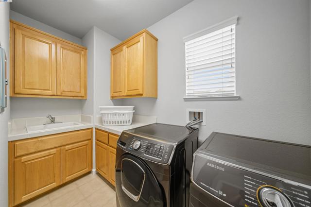 3080 Bresso Dr, Livermore CA: https://media.crmls.org/mediaz/613ccf42-9f17-4c1e-bec0-3e803b508d4a.jpg