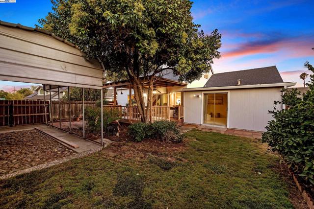 866 Cortland Way, Livermore CA: https://media.crmls.org/mediaz/613d16bf-549d-4599-a105-2c160f4a5e35.jpg