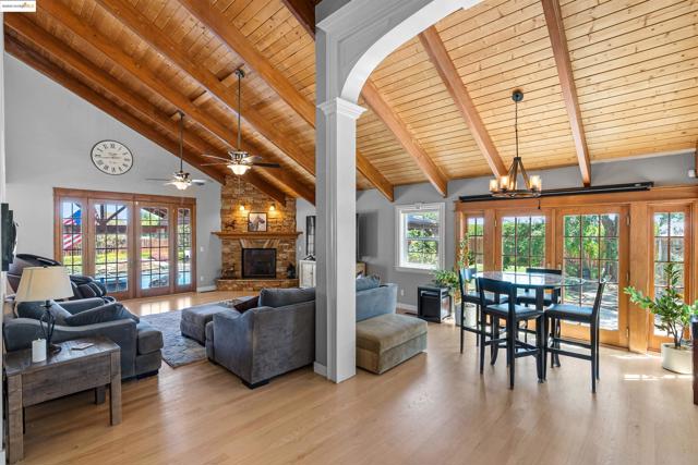 1600 Eden Plains Rd, Brentwood CA: https://media.crmls.org/mediaz/613d8cdb-4c0d-4164-b776-6c32121a0fc5.jpg