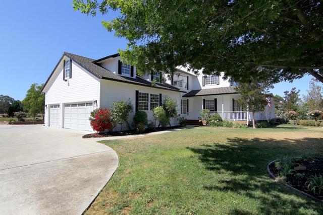 475 Torrano Court, Hollister CA: https://media.crmls.org/mediaz/613da67a-25f6-4c2f-b331-9d20430e62f6.jpg