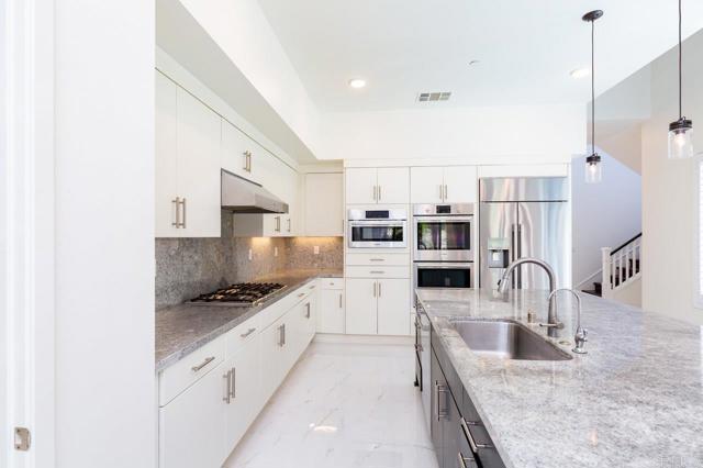 13720 Solana Crest Trl, Carmel Valley CA: https://media.crmls.org/mediaz/613e930f-f3a6-4dbe-bf7e-4e51dadd5101.jpg