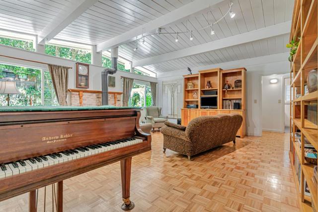 14235 Highway 9, Boulder Creek CA: https://media.crmls.org/mediaz/613e9c59-d7da-4f2b-b4fc-a53f31430220.jpg