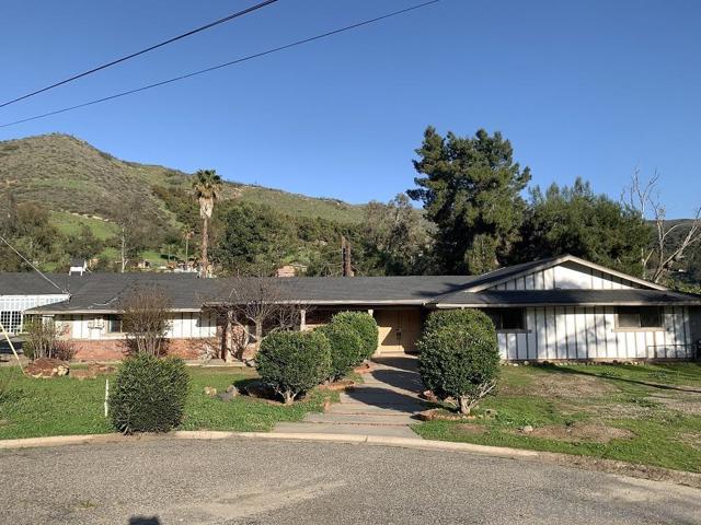 9109 Huntley Road, Fallbrook CA: https://media.crmls.org/mediaz/613ef886-393b-4498-9483-20a323626199.jpg