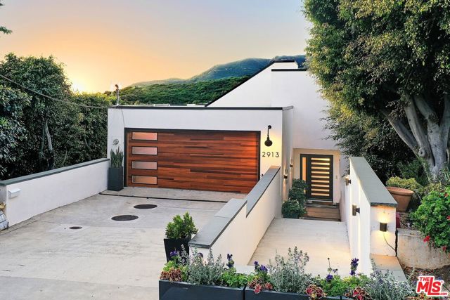 2913 Corral Canyon Road photo 2