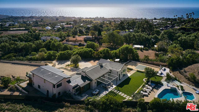 29685 Cuthbert Road, Malibu CA: https://media.crmls.org/mediaz/613f24ff-bf22-45fb-9963-b56de09660d2.jpg