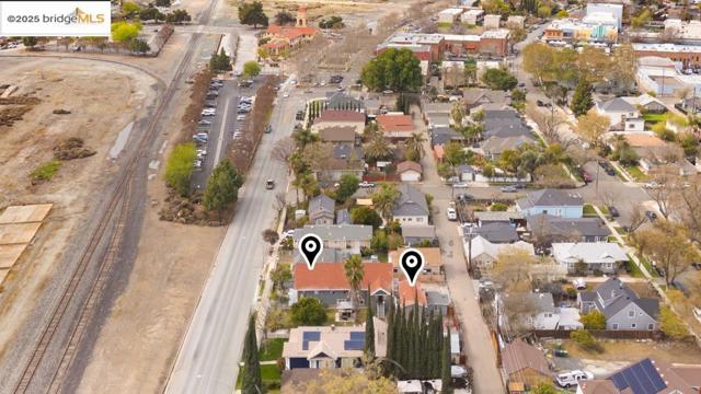 127 E 6th, Tracy CA: https://media.crmls.org/mediaz/613fb408-bc97-466b-826c-8792b54ecf19.jpg