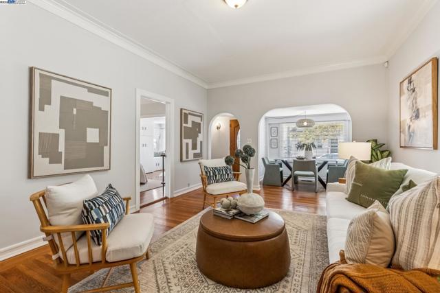 1438 6Th St, Alameda, California 94501, 3 Bedrooms Bedrooms, ,2 BathroomsBathrooms,Single Family Residence,For Sale,6Th St,41109666