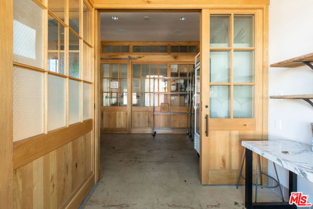 12906 Venice Boulevard, Los Angeles CA: https://media.crmls.org/mediaz/6140786f-9320-487b-82b5-5ac179d3e389.jpg