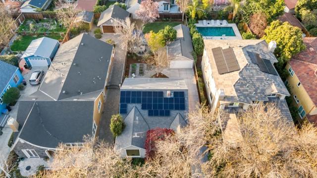 847 Willow Glen Way, San Jose CA: https://media.crmls.org/mediaz/6141213b-36aa-4da5-b8f1-2aca08bbf9af.jpg