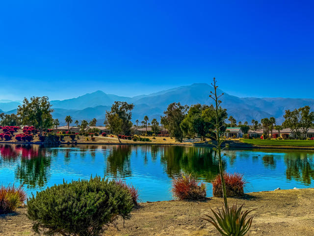 81800 Eagle Claw Drive, La Quinta CA: https://media.crmls.org/mediaz/61416214-c0ab-4443-b8b3-09d73fe91cba.jpg