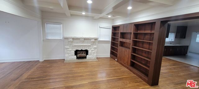 1493 W 47th Street, Los Angeles CA: https://media.crmls.org/mediaz/61416708-3cef-4837-a4f7-17d00dd7813f.jpg