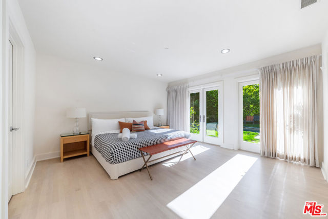 10148 Angelo Circle, Beverly Hills CA: https://media.crmls.org/mediaz/61417208-97d5-4f43-a839-7be8388083cb.jpg