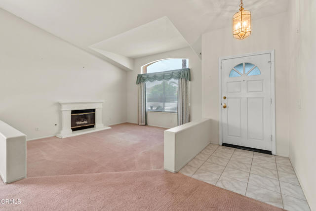 712 Rosebud Drive, Oxnard CA: https://media.crmls.org/mediaz/61423101-f2a8-423e-b933-2448534b72e7.jpg