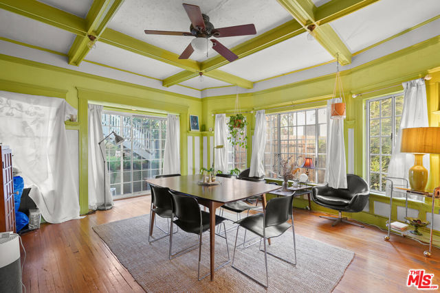 656 Parkman Avenue, Los Angeles CA: https://media.crmls.org/mediaz/61425dd2-c4fa-450d-9a44-3ac18e27222c.jpg