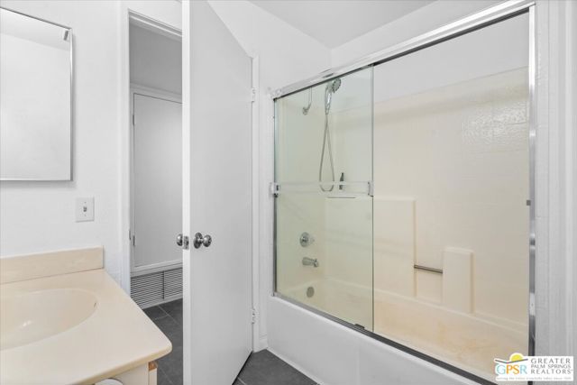 200 E Racquet Club Road, Palm Springs CA: https://media.crmls.org/mediaz/614335c5-08b1-436b-804d-9cc14224af9b.jpg