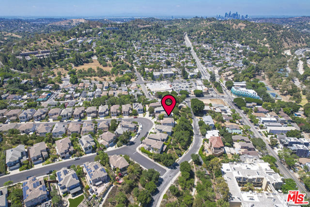 629 Milford Street, Los Angeles CA: https://media.crmls.org/mediaz/61437ad5-edb3-4ff1-b6b5-e33fbc5e0e38.jpg